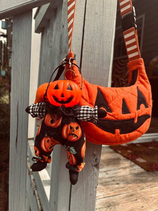Handmade Halloween Pumpkin Sitter Bag Charm/ Keychain (nostalgia / vintage)