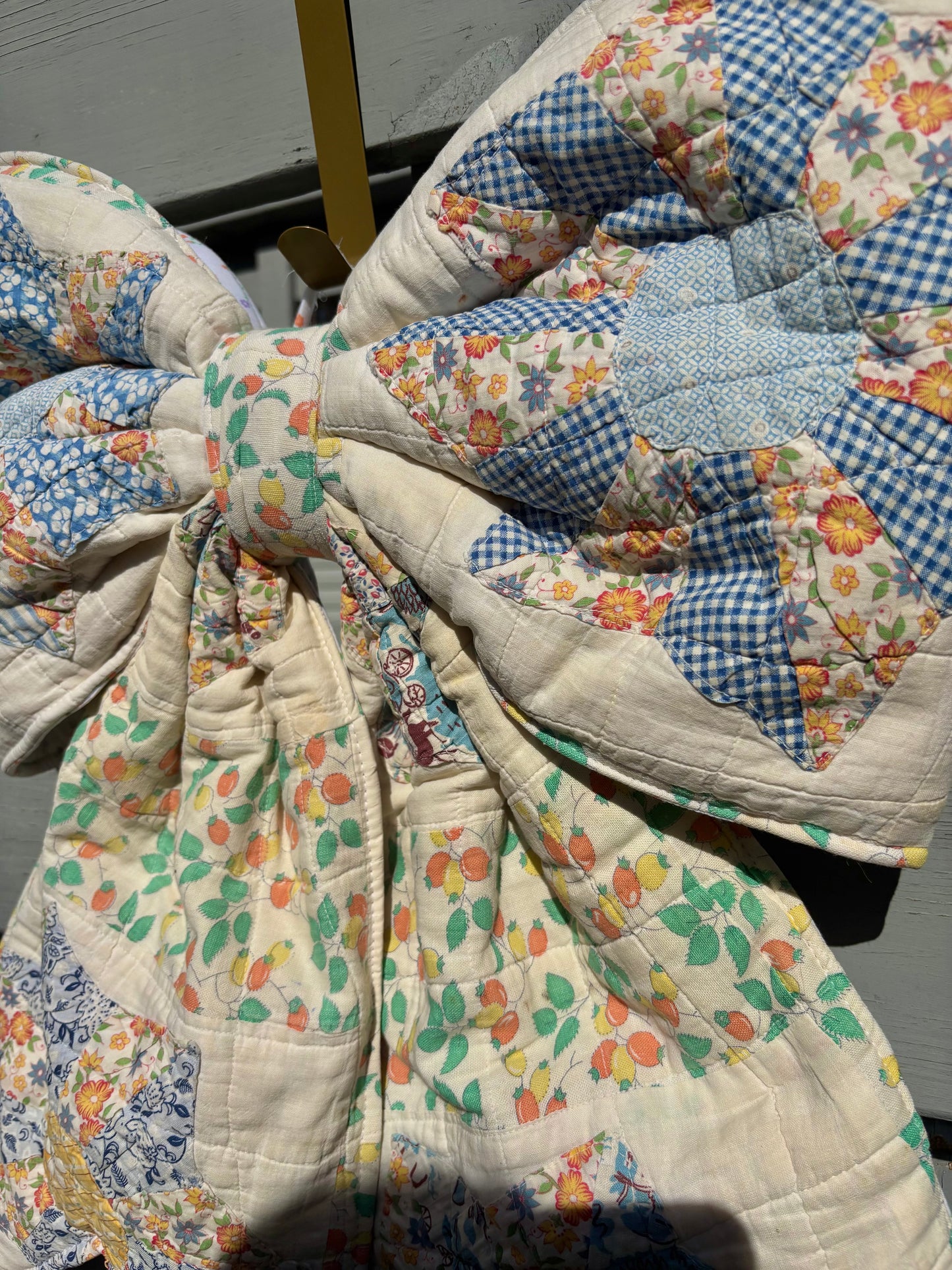 Vintage Quilt Floral Plate REVERSIBLE Bow Door Hanger