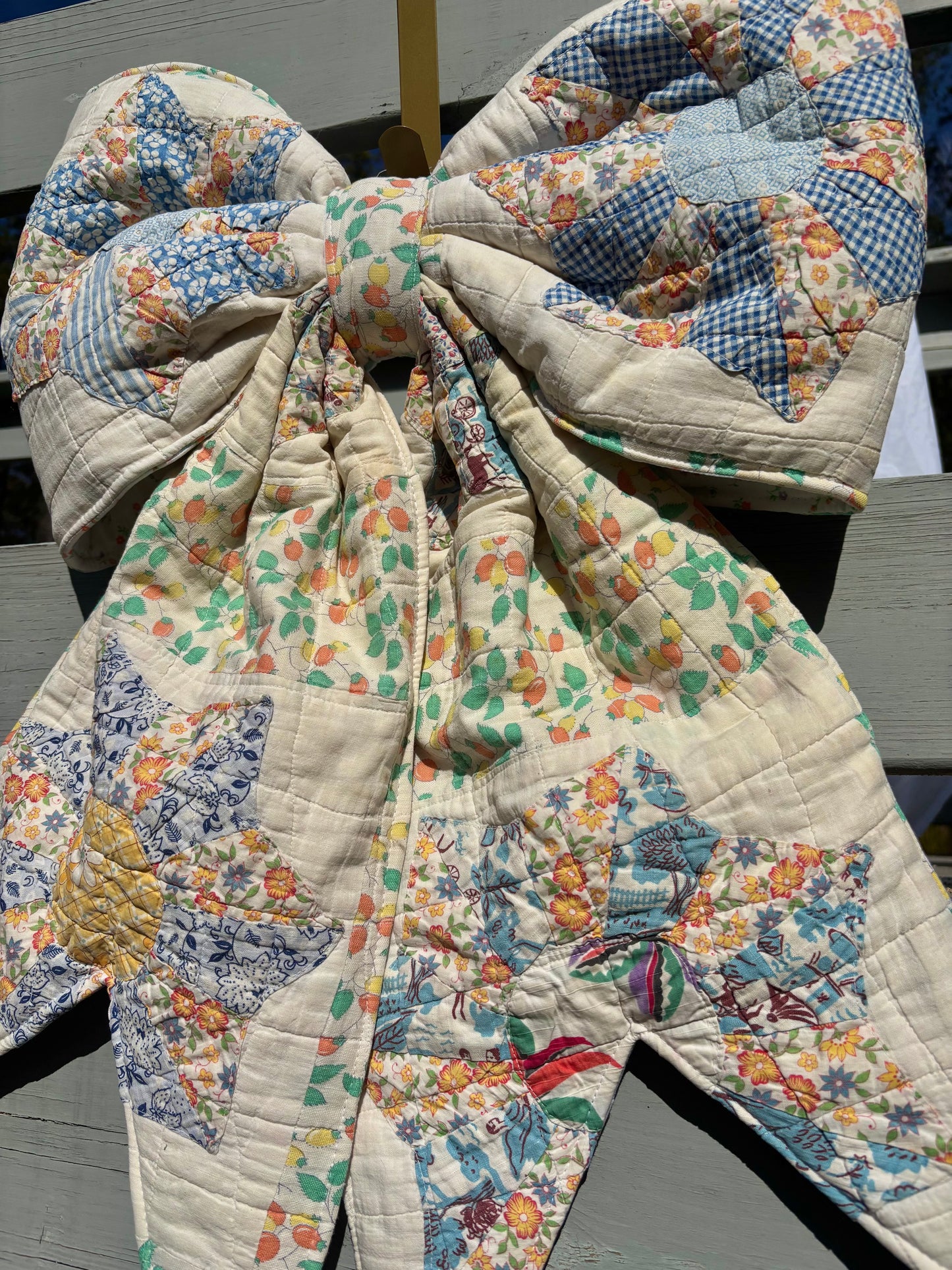 Vintage Quilt Floral Plate REVERSIBLE Bow Door Hanger