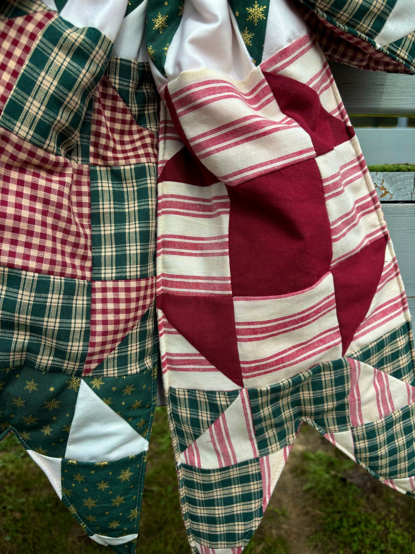 Quilt block Christmas REVERSIBLE Bow Door Hanger/ Tree Topper