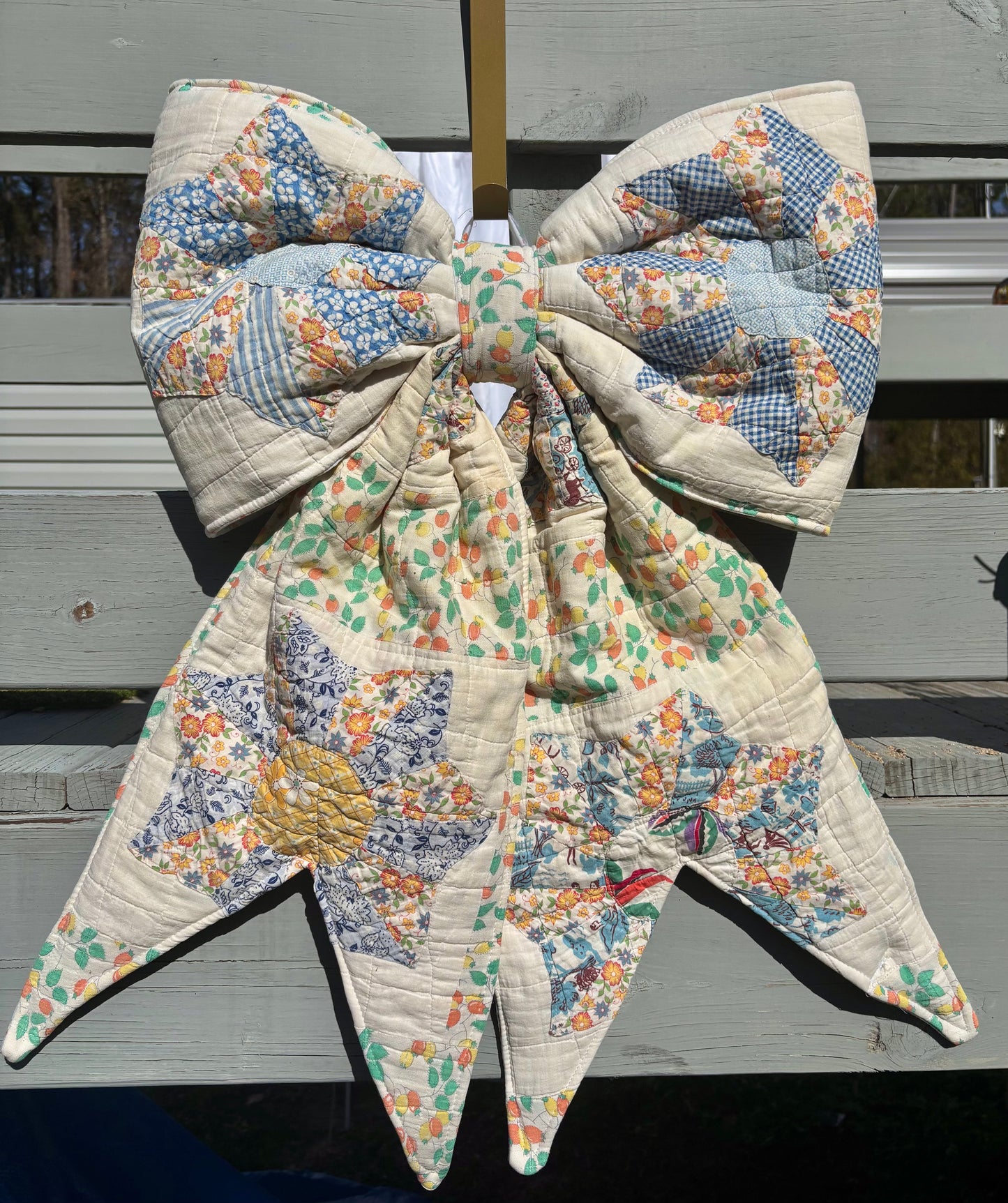 Vintage Quilt Floral Plate REVERSIBLE Bow Door Hanger