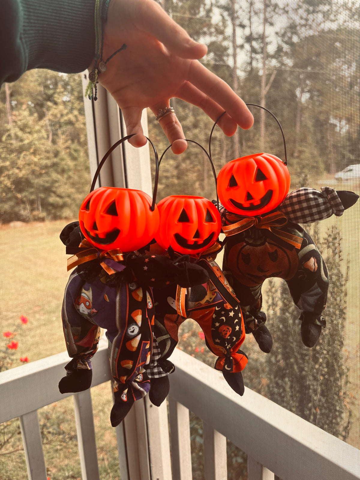 MYSTERY Handmade Halloween Pumpkin Sitter Bag Charm/ Keychain (nostalgia / vintage)